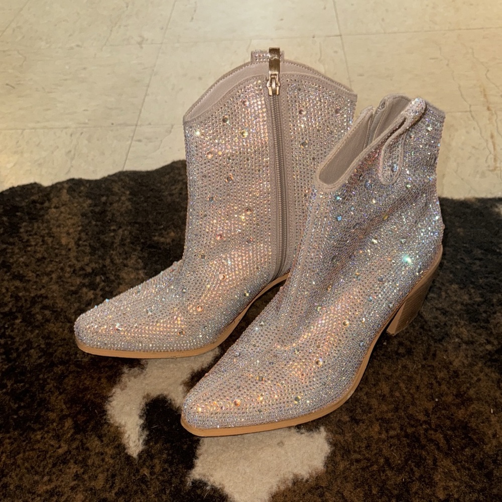 Diamond boots